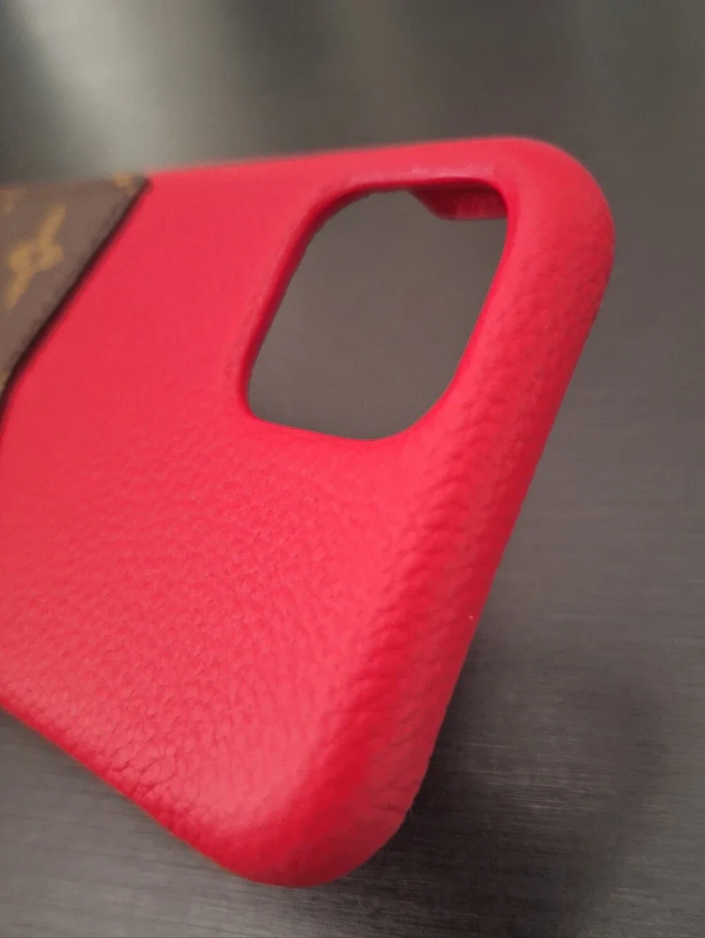 Louis Vuitton Bumper iPhone 11 Pro Monogram/Scarlet BC4280